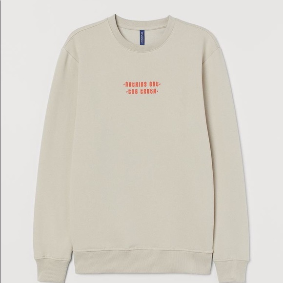 I’m selling this solam veritatem the original price $25 I’m selling it 20$ lmk. - Picture 1 of 3